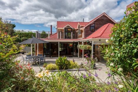 Photo of property in 312 Heatherlea Road East, Levin, 5571