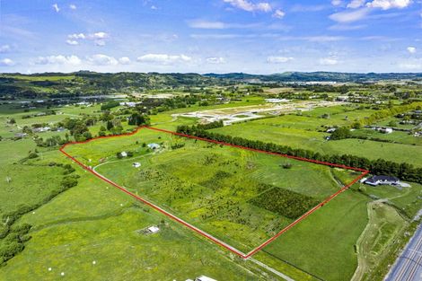 Photo of property in 201 Sutton Road, Drury, 2113