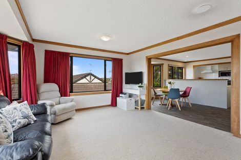 Photo of property in 1/126 Carlisle Road, Browns Bay, Auckland, 0632
