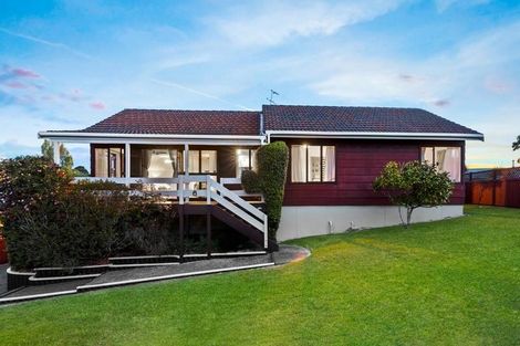 Photo of property in 6 Elizabeth Drive, West Harbour, Auckland, 0618