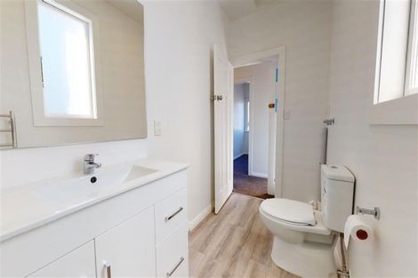 Photo of property in 100 Randwick Road, Moera, Lower Hutt, 5010