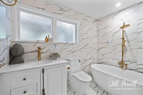 Photo of property in 2 Bickerstaffe Road, Maungaturoto, 0520