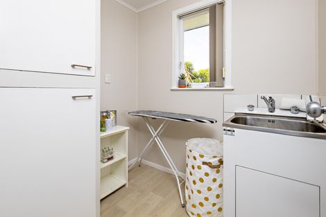 Photo of property in 13 Jenkins Place, Manurewa East, Auckland, 2102