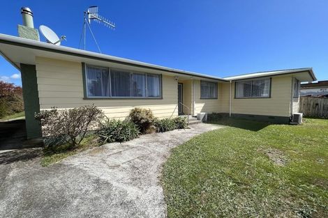 Photo of property in 14 Bledisloe Street, Levin, 5510