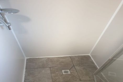 Photo of property in 4/40a West Coast Road, Glen Eden, Auckland, 0602