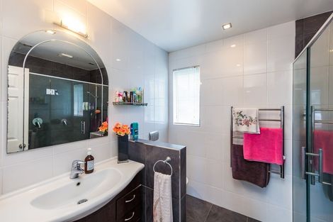 Photo of property in 56 Tiraumea Drive, Pakuranga, Auckland, 2010