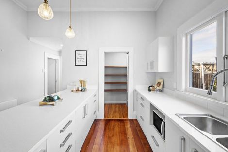 Photo of property in 239 Victoria Avenue, Hokowhitu, Palmerston North, 4410