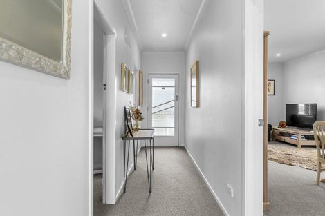 Photo of property in 1 Rainsford Street, Moturoa, New Plymouth, 4310