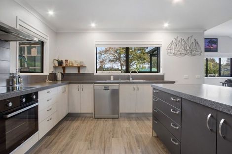 Photo of property in 10 Bransley Grove, Katikati, 3129