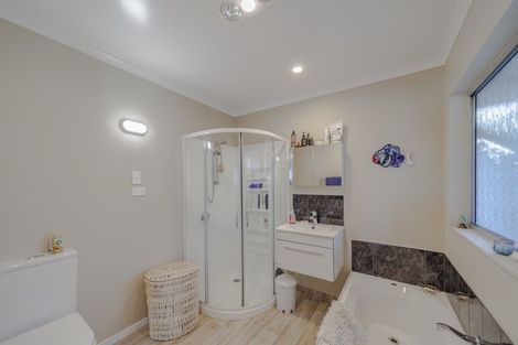 Photo of property in 10 Leeton Drive, Waipukurau, 4200