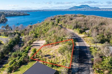 Photo of property in 9 Parawera Drive, Acacia Bay, Taupo, 3330