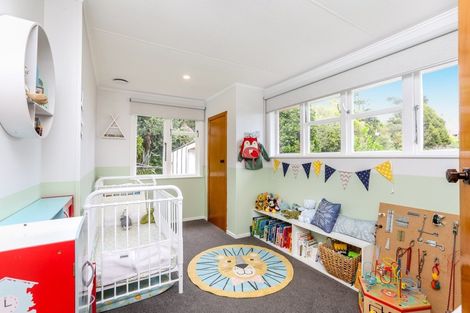 Photo of property in 1a Ward Place, Marfell, New Plymouth, 4310