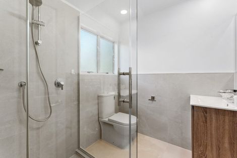 Photo of property in 18a Jacanas Place, Unsworth Heights, Auckland, 0632