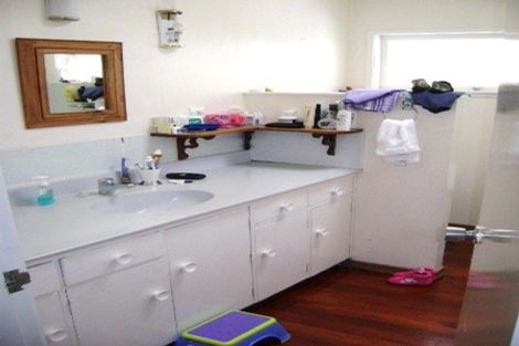 Photo of property in 62 Braemar Road, Castor Bay, Auckland, 0620