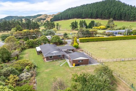 Photo of property in 185 Waitohu Valley Road, Otaki, 5583