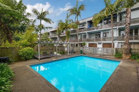 Photo of property in 3/73 Princes Street, Northcote Point, Auckland, 0627