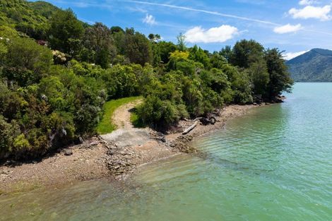 Photo of property in 579 Queen Charlotte Drive, Havelock, 7281