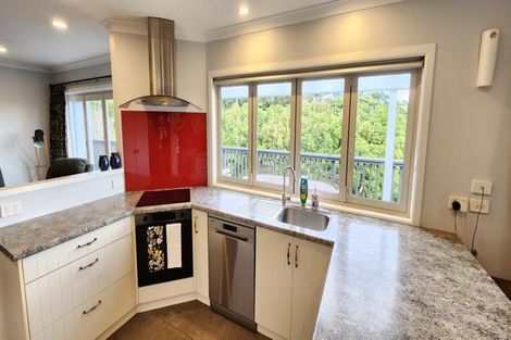 Photo of property in 9a Larsen Place, Merrilands, New Plymouth, 4312