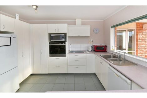 Photo of property in 1 Lakeside Drive, Orewa, 0931
