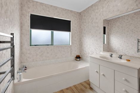 Photo of property in 2/219 Mangorei Road, Merrilands, New Plymouth, 4312