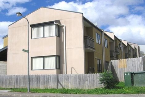 Photo of property in 35 Rakich Place, Henderson, Auckland, 0612