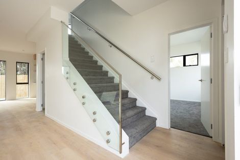 Photo of property in 12 Taupo Street, Green Bay, Auckland, 0604