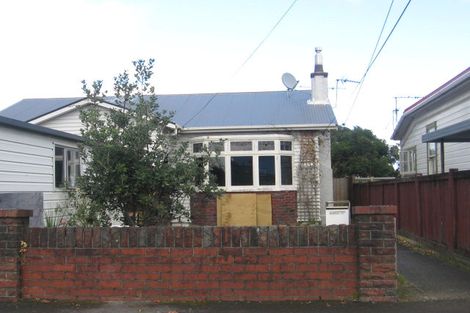 Photo of property in 143 Whites Line East, Waiwhetu, Lower Hutt, 5010