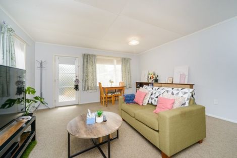 Photo of property in 2/360 College Street, West End, Palmerston North, 4410