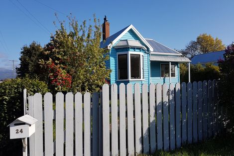 Photo of property in 24 Edward Street, Waimate, 7924
