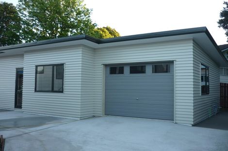 Photo of property in 2 Glucina Place, Glen Eden, Auckland, 0602