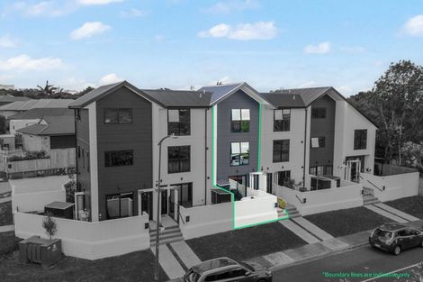 Photo of property in 3/2 Jadewynn Drive, Massey, Auckland, 0614