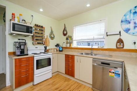 Photo of property in 28 Alexandra Street, Marton, 4710