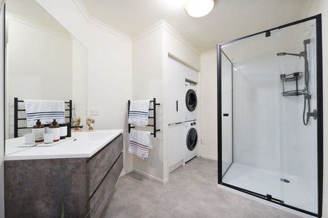 Photo of property in 11/17 Harbour View Road, Te Atatu Peninsula, Auckland, 0610