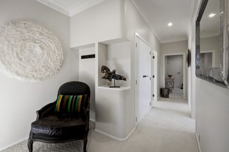 Photo of property in 11 Cedar Drive, Kelvin Heights, Queenstown, 9300