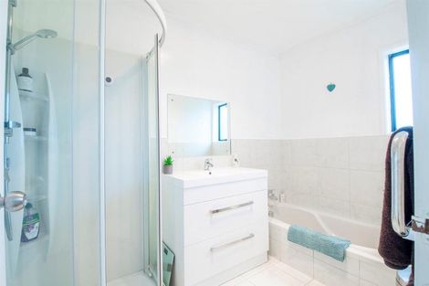 Photo of property in 1/110 Nigel Road, Browns Bay, Auckland, 0630