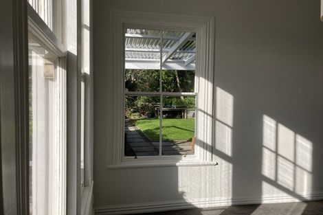 Photo of property in 31 Scarborough Terrace, Mount Victoria, Wellington, 6011