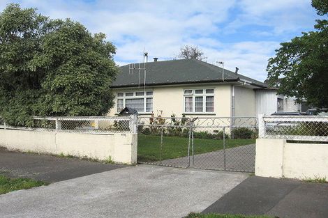Photo of property in 10 South Street, West End, Palmerston North, 4410