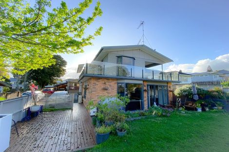 Photo of property in 27 Taupo Street, Green Bay, Auckland, 0604