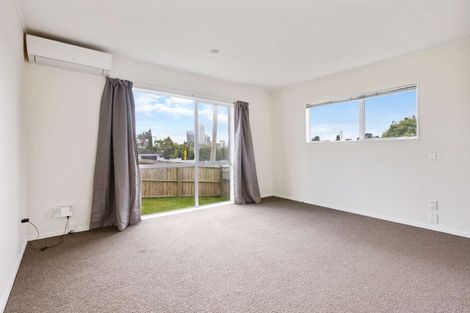 Photo of property in 2/40 Hart Road, Hauraki, Auckland, 0622