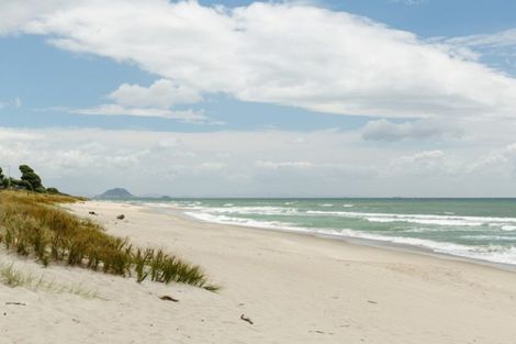Photo of property in 141 Karewa Parade, Papamoa Beach, Papamoa, 3118