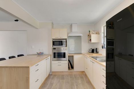 Photo of property in 19 Cardiff Crescent, Cannons Creek, Porirua, 5024