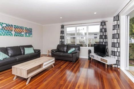 Photo of property in 42 Line Road, Glen Innes, Auckland, 1072