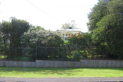 Photo of property in 19 Abbotleigh Avenue, Te Atatu Peninsula, Auckland, 0610