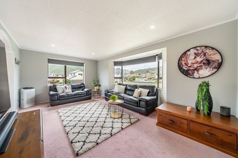 Photo of property in 32 Clearwater Terrace, Brown Owl, Upper Hutt, 5018