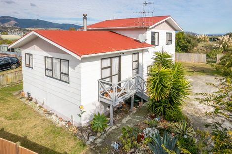 Photo of property in 2/117 Parkers Road, Tahunanui, Nelson, 7011