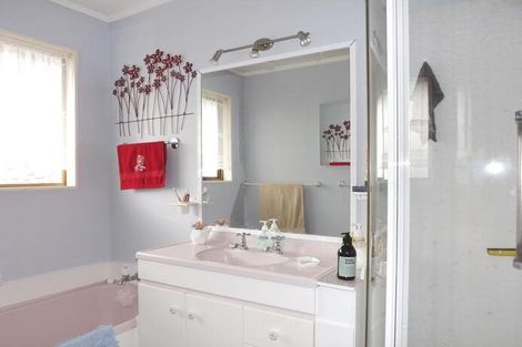 Photo of property in 10 Te Kama Street, Levin, 5510