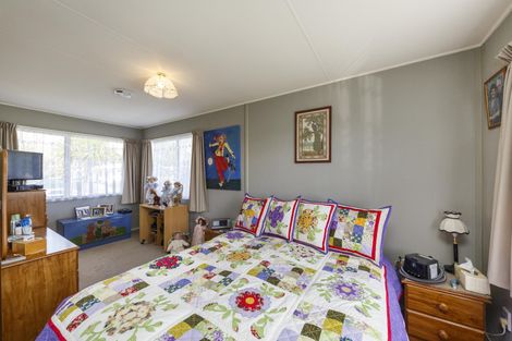 Photo of property in 12 Humphries Place, Awapuni, Palmerston North, 4412