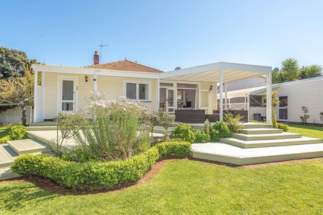 Photo of property in 105 Liverpool Street, College Estate, Whanganui, 4500