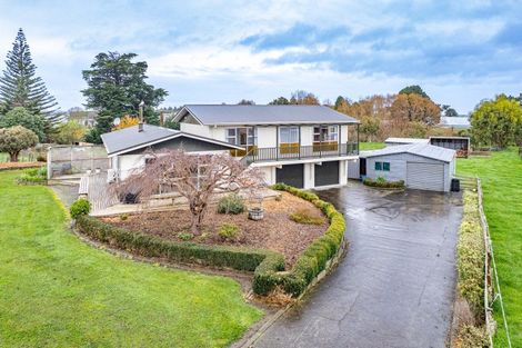 Photo of property in 35 Weraroa Road, Waverley, 4510