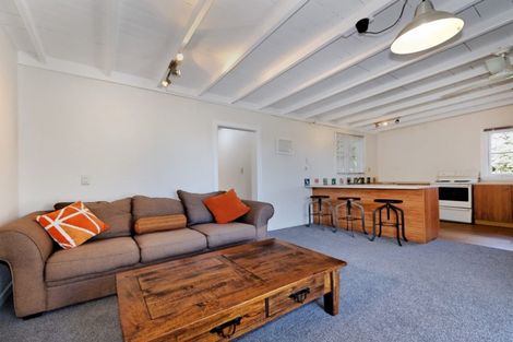 Photo of property in 79 North Piha Road, Piha, 0772